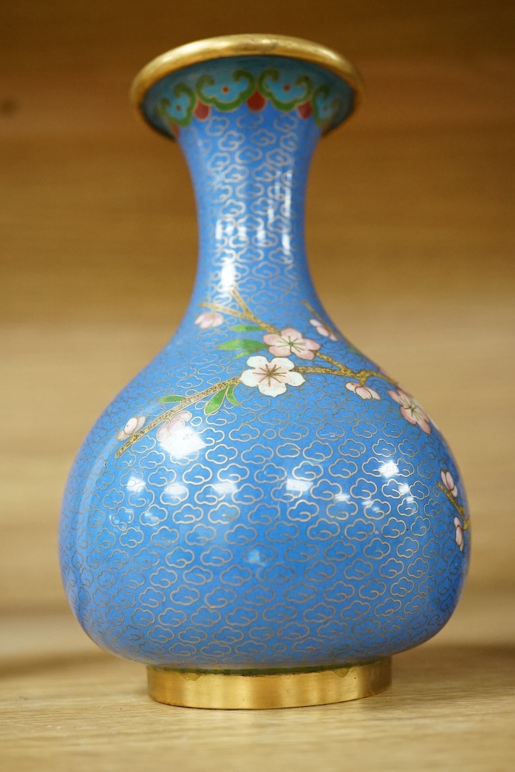 A Chinese blue cloisonné enamel vase and a Tibetan bronze of a Tara, tallest 17cm